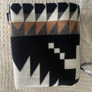 Pendleton wool blanket.